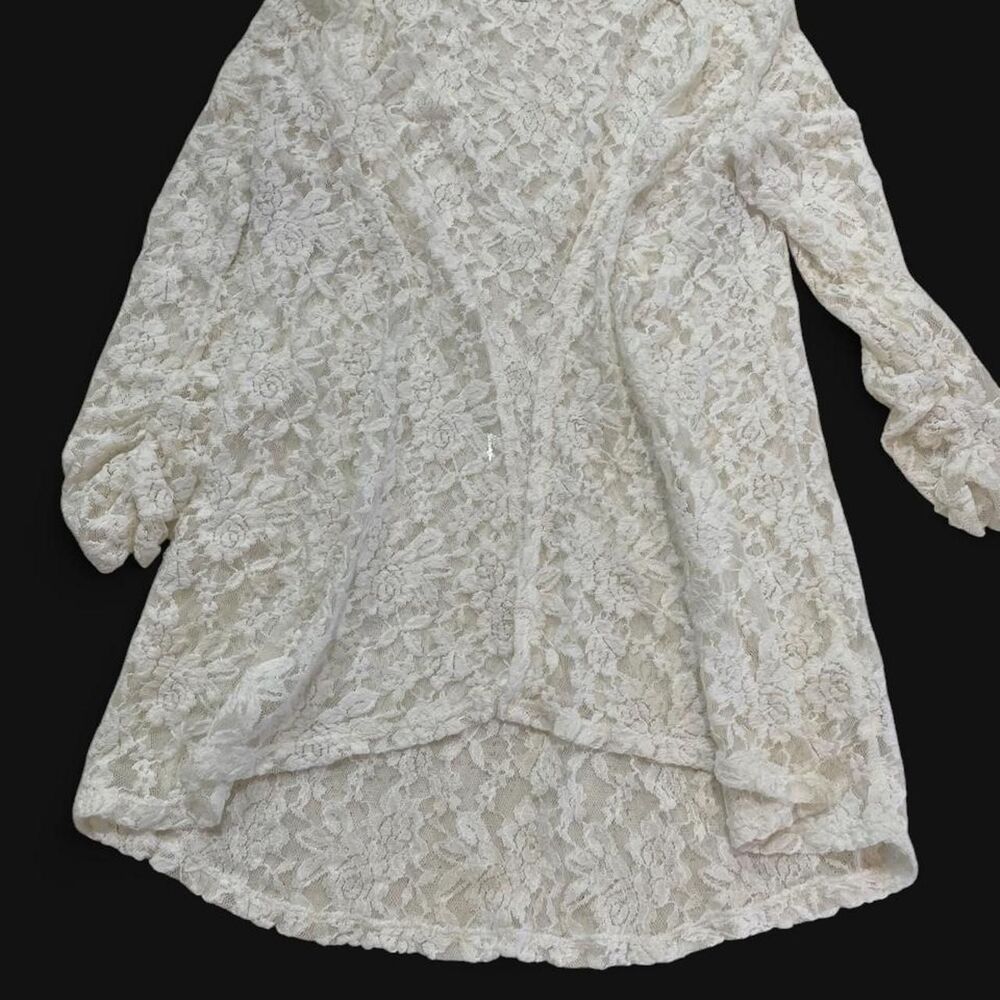 Charming-charlie Women's White and Cream Cardigan